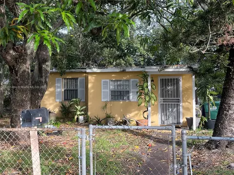 2346 SE Service Rd, Opa Locka, FL 33054