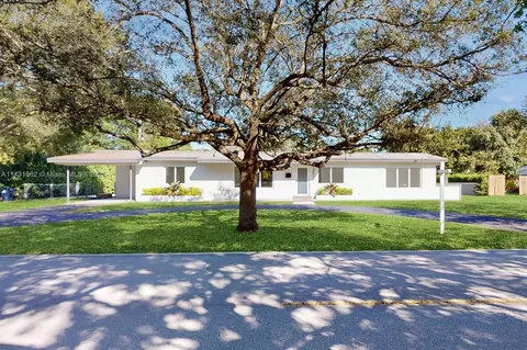 12601 SW 82 Ave, Pinecrest, FL 33156