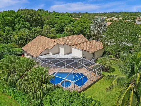 9601 Ridge Walk Ct, Davie, FL 33328