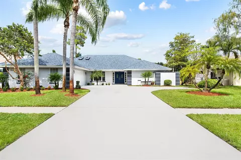 1298 Barnstaple Cir, Wellington, FL 33414