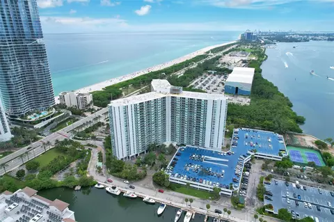 100 Bayview Dr #922, Sunny Isles Beach, FL 33160