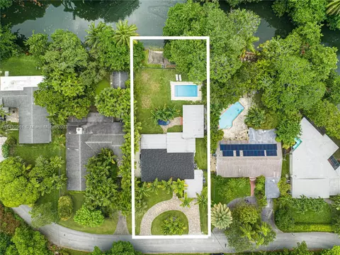 6636 SW 64th Pl, South Miami, FL 33143