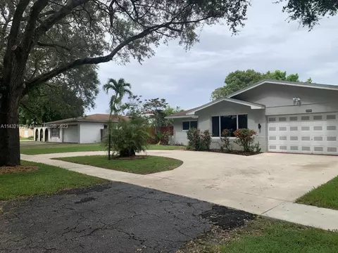 520 NW 46th Ave, Plantation, FL 33317