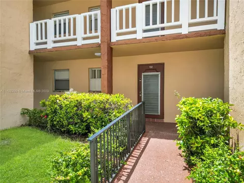9041 Sunrise Lakes Blvd #102, Sunrise, FL 33322