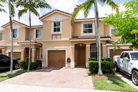 1082 NE 41st Pl, Homestead, FL 33033