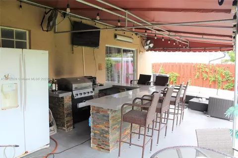 Undisclosed, Hialeah, FL 33015 photo 18