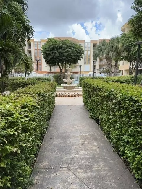 1750 W 46th St #505, Hialeah, FL 33012