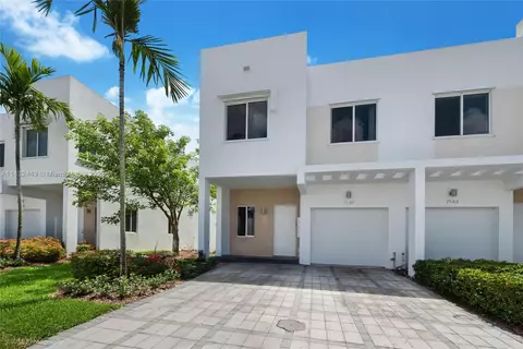 7149 NW 102nd Pl, Doral, FL 33178