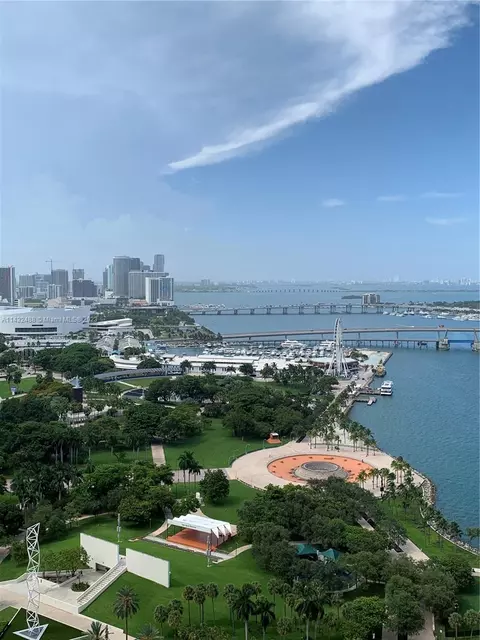 325 S Biscayne Blvd #3318, Miami, FL 33131