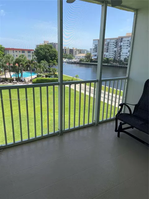 3100 NE 48th Ct #411, Lighthouse Point, FL 33064