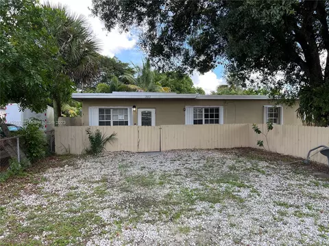 3613 SW 12th Ct, Fort Lauderdale, FL 33312