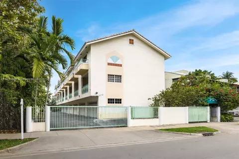 978 NW N River Dr #6, Miami, FL 33136