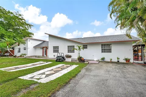 14470 SW 31st Pl, Davie, FL 33330