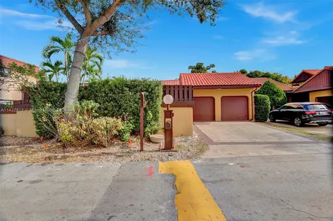 20429 NE 10th Ct Rd, Miami, FL 33179