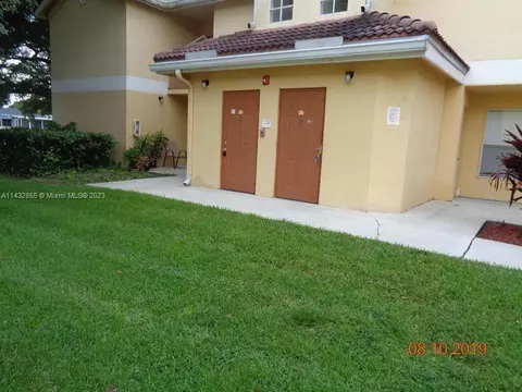 7610 Westwood Dr #113, Tamarac, FL 33321