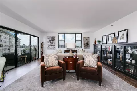 3850 Washington St #902, Hollywood, FL 33021