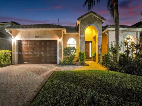 13135 NW 13th St, Pembroke Pines, FL 33028