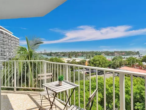 6900 Bay Dr #5D, Miami Beach, FL 33141