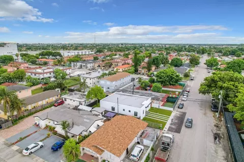 1010 W 1st Ave, Hialeah, FL 33010