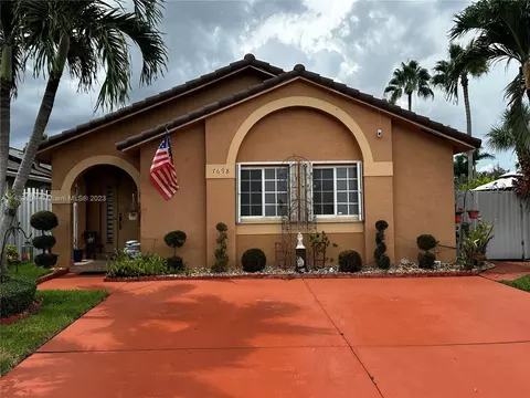 7698 NW 168th Ter, Hialeah, FL 33015