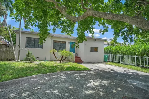 5320 SW 4th St, Miami, FL 33134