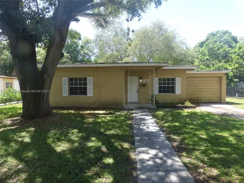 840 NE 141st St, North Miami, FL 33161