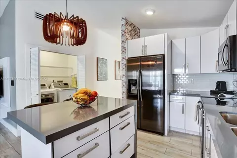 2638 W 69th Ter, Hialeah, FL 33016 photo 20