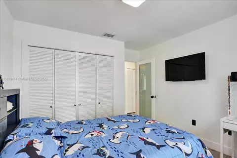 2638 W 69th Ter, Hialeah, FL 33016 photo 10