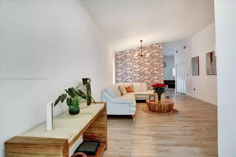 2638 W 69th Ter, Hialeah, FL 33016 photo 2
