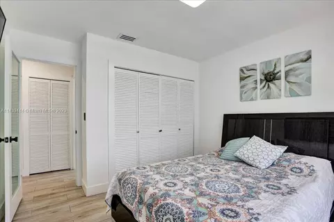 2638 W 69th Ter, Hialeah, FL 33016 photo 12