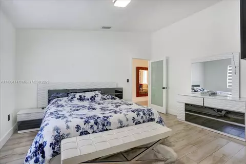 2638 W 69th Ter, Hialeah, FL 33016 photo 13