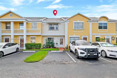 2877 Belmont Ln #2877, Hollywood, FL 33026