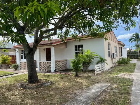 765 E 6th Pl, Hialeah, FL 33010 photo 3