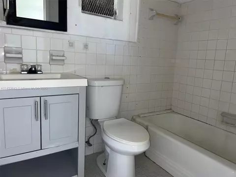 765 E 6th Pl, Hialeah, FL 33010 photo 11