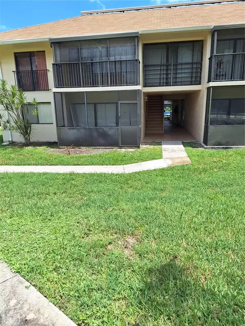 5805 Washington St #16, Hollywood, FL 33023