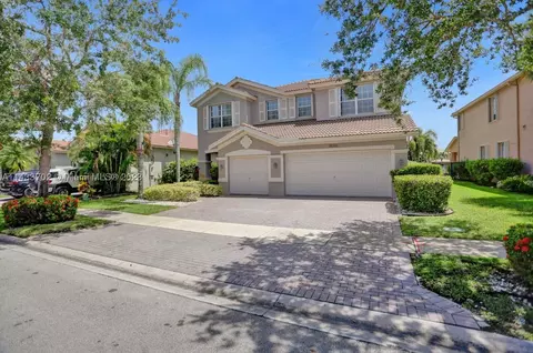 19341 Stonebrook St, Weston, FL 33332