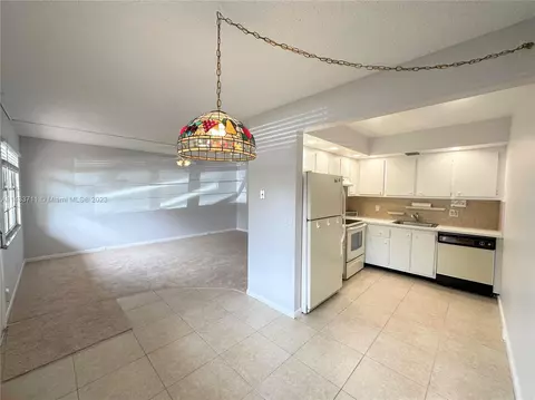 801 SW 133rd Ter #112K, Pembroke Pines, FL 33027