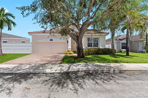 16487 NW 22nd St, Pembroke Pines, FL 33028