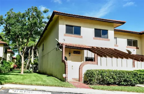 4736 NW 90th Ave, Sunrise, FL 33351