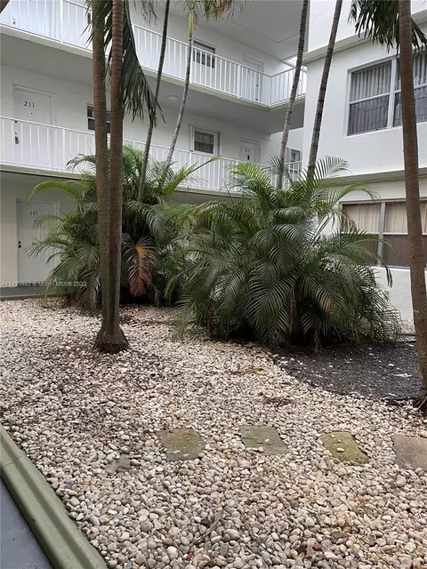 4235 N University Dr #109, Sunrise, FL 33351