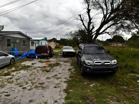16 North Cswy, Fort Pierce, FL 34946