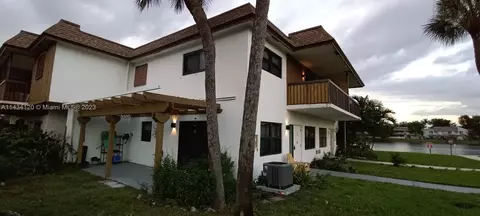 6825 NW 169th St #50D, Hialeah, FL 33015