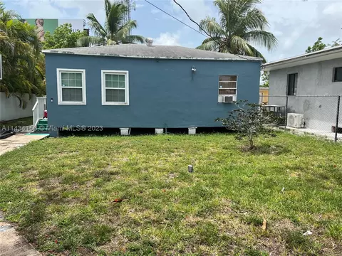 652 NW 28th St, Miami, FL 33127