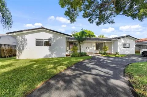 21200 NE 19th Ave, Miami, FL 33179