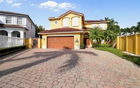 15411 SW 39th Ter, Miami, FL 33185