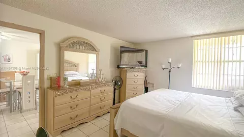 1900 W 68th St #D202, Hialeah, FL 33014 photo 12