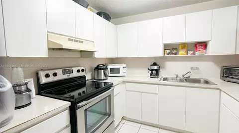 1900 W 68th St #D202, Hialeah, FL 33014 photo 9