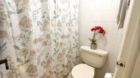 1900 W 68th St #D202, Hialeah, FL 33014 photo 14