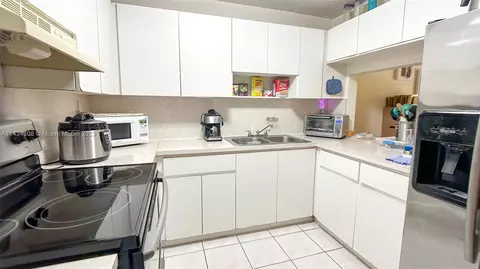 1900 W 68th St #D202, Hialeah, FL 33014 photo 8