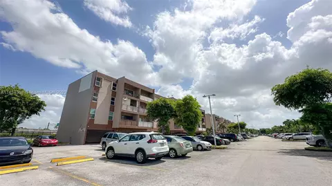 1900 W 68th St #D202, Hialeah, FL 33014 photo 3